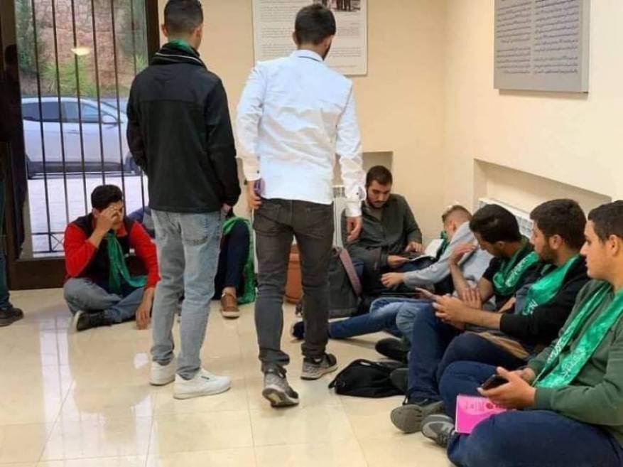 اعتصام طلبة جامعة بيرزيت للمطالبة بالافراج عن زملائهم