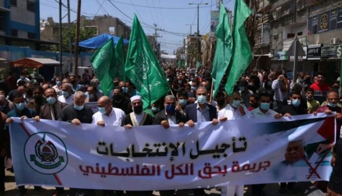 غضب فلسطيني على حماس بعد تنظيمها لمظاهرات في ذروة إجراءات فيروس كورونا