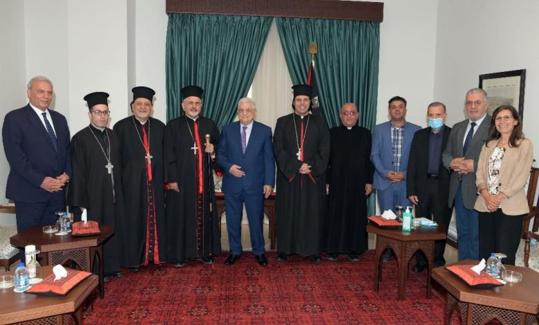 عباس : ندافع عن المسجد الأقصى كما ندافع عن كنيسة القيامة