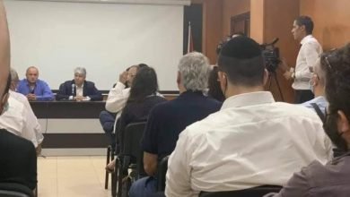 وفد اسرائيلي يزور مقر منظمة التحرير في محافظة البيرة وتكريم لبعض النشطا