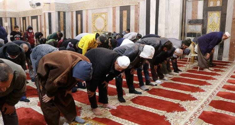 مدير المسجد الإبراهيمي: الاحتلال يسمح بفتح الحرم 10 أيام فقط في السنة