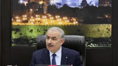 اشتية يعلن وضع استقالة حكومته تحت تصرف عباس