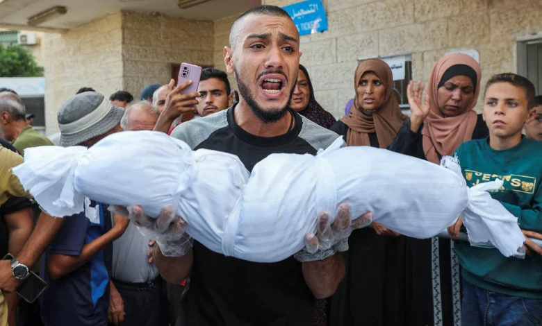 إسرائيل تقتل 37 فلسطينيا في غارات جوية مدمرة على غزة