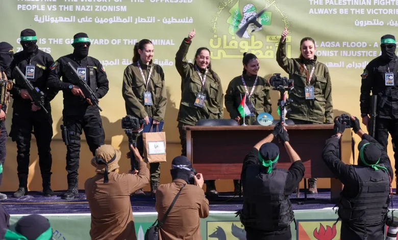 قائمة بالأسرى الإسرائيليين