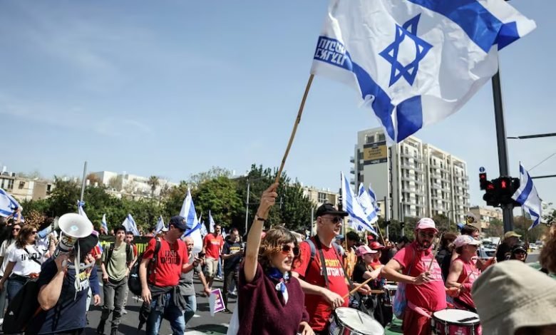 احتجاجات في إسرائيل تطالب بإنهاء الحرب على غزة وتحرير الأسرى